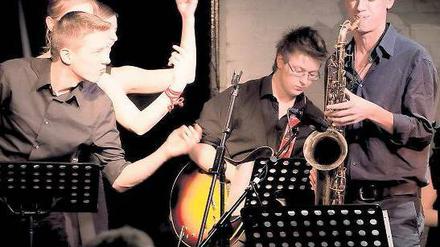 Die United Big Band bei einem Auftritt im Jazzclub Schlot.