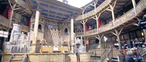 Wiederverwertung. Der Nachbau von Shakespeares Theater für Emmerichs Film „Anonymous“ soll auf dem Schlossplatz aufgestellt werden – wenn es nach Berliner Künstlern ginge.