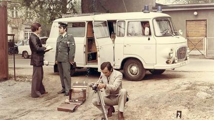 Criminal Minds. Spurensicherer der DDR-Kriminalpolizei im Einsatz. 