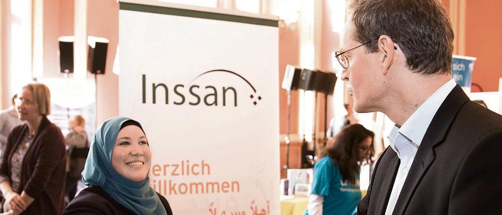 Projekte, die in der Flüchtlingshilfe aktiv sind, stellten sich am Sonntag im Roten Rathaus beim "Markt der Möglichkeiten" vor.