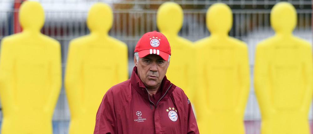 Mensch, Ancelotti. Der Italiener steht bei Bayern nach schwachen Ergebnissen unter Druck.
