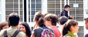 Andrang. In Spanien kommen immer mehr Studierende an die Unis. Trotzdem werden Mittel gekürzt.