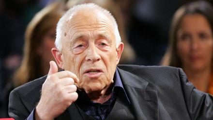 Der ehemalige CDU-Generalsekretär und versierte Schlichter Heiner Geißler will den Streit in der Union beenden.