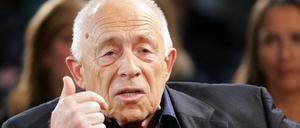 Der ehemalige CDU-Generalsekretär und versierte Schlichter Heiner Geißler will den Streit in der Union beenden.