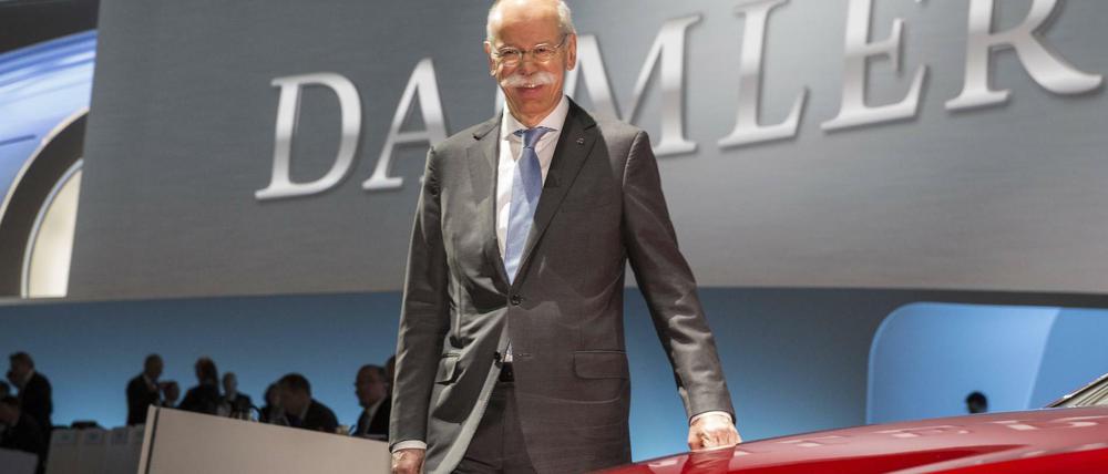 Wehrt sich. Daimler-Chef Dieter Zetsche weist den Vorwurf, der Hersteller manipuliere seine Motoren, scharf zurück.