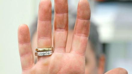 Wem gehört diese Hand? 