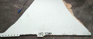 Diese Wrackteil könnte zur verschollenen Passagiermaschine MH370 gehören. Es wird in Australien untersucht.