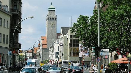 Auch das frühere C&amp;A- Kaufhaus am Rathaus Neukölln wird jetzt als Unterkunft genutzt.