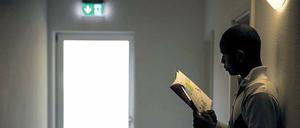 Jugendliche Flüchtlinge, wie hier in einem Heim in Frankfurt am Main, müssen vier Jahre erfolgreichen Schulbesuch vorweisen können, um bleiben zu dürfen. 