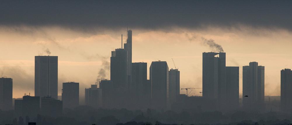 Die Bankentürme von Frankfurt am Main. Verbraucher beschweren sich seltener über ihr Geldhaus. 