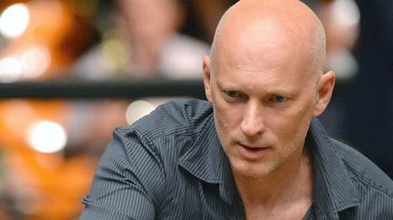 Alvis Hermanis, hier auf einem Bild von 2012, ist wegen seiner Absage an das Hamburger Thalia Theater als vermeintliches "Refugee Welcome Center" in die Kritik geraten. 