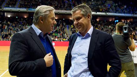 Bleibt in der Arena. Frank Steffel (rechts, mit Klaus Wowereit) will neue berufliche Perspektiven entdecken. CDU-Politiker und Füchse-Präsident ist er weiterhin.