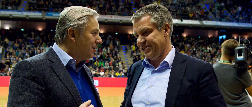 Bleibt in der Arena. Frank Steffel (rechts, mit Klaus Wowereit) will neue berufliche Perspektiven entdecken. CDU-Politiker und Füchse-Präsident ist er weiterhin.