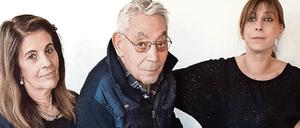 Beinahe am Ende ihrer Kräfte. Orazio Giamblanco mit seiner Lebensgefährtin (l.) und deren Tochter. 