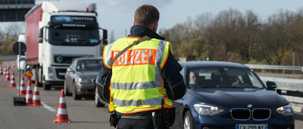 Bei der Bundespolizei gibt es offenbar schon konkrete Pläne für eine etwaige Grenzschließung.