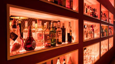 Da fällt die Entscheidung schwer! Mehr als 300 verschiedene Cocktails gehören zum Repertoire des X-Bar-Teams.