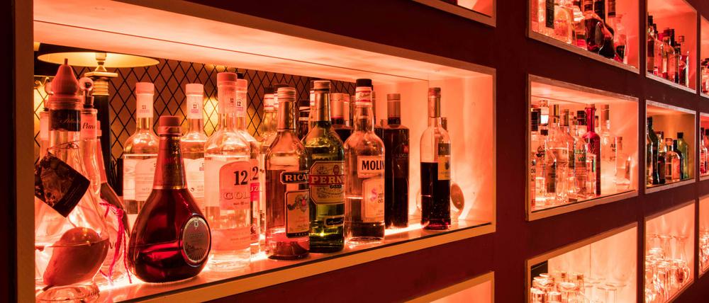 Da fällt die Entscheidung schwer! Mehr als 300 verschiedene Cocktails gehören zum Repertoire des X-Bar-Teams.