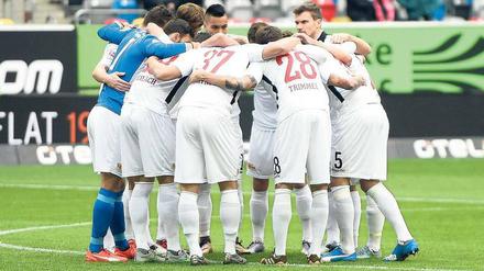 Geschlossene Gesellschaft. Die Fußballer des 1. FC Union präsentierten sich beim Sieg in Düsseldorf als homogene Einheit auf dem Feld. 