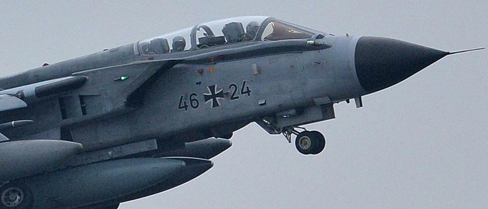 Die ersten beiden Tornados starteten am Donnerstag zu ihrer türkischen Basis für den Syrien-Einsatz.