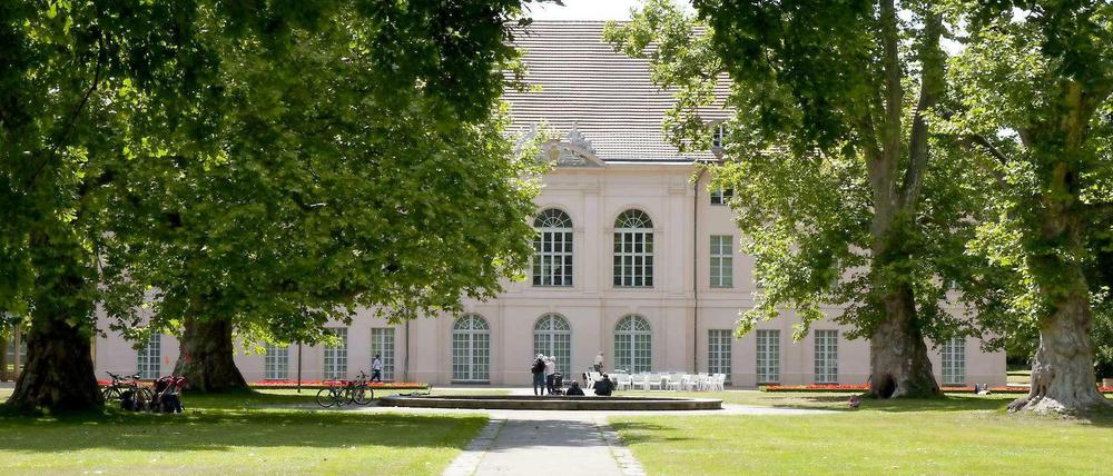 Im Garten des Schlosses Schönhausen sollte ein Café eröffnen. Doch das lässt weiter auf sich warten.