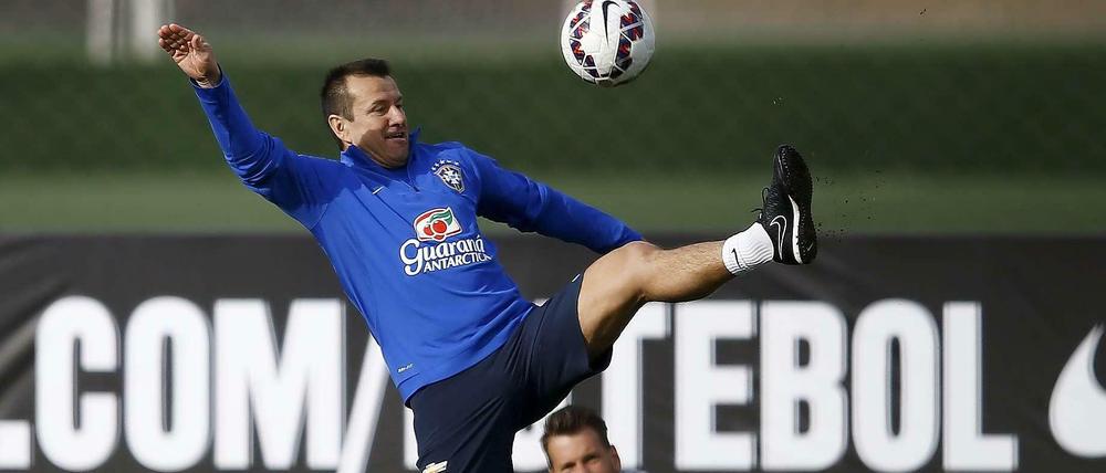 Keine gute Figur gemacht: Brasiliens Nationaltrainer Carlos Dunga hat sich für seinen misslungenen Vergleich öffentlich entschuldigt.