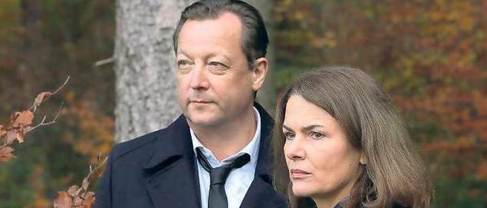 Gespenster. Hanns von Meuffels (Matthias Brandt) und seine neue Kollegin Constanze Hermann (Barbara Auer) ermitteln im bizarren Mordfall an einer Unternehmerin.