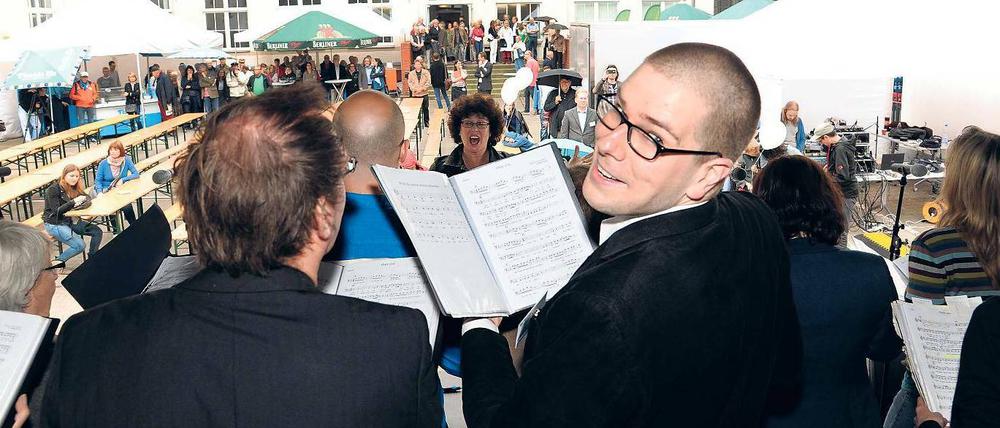 Und los geht’s ... mit einem Ständchen des Tagesspiegel-Chors. Am 4. Juli steigt das Sommerfest zum 70-jährigen Jubiläum – mit Lesungen, Gesprächen, Musik. 