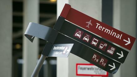 Wo geht's zum Hauptterminal? Die beiden zusätzlichen Pavillons dort sind jetzt jedenfalls "baulich fertiggestellt". 