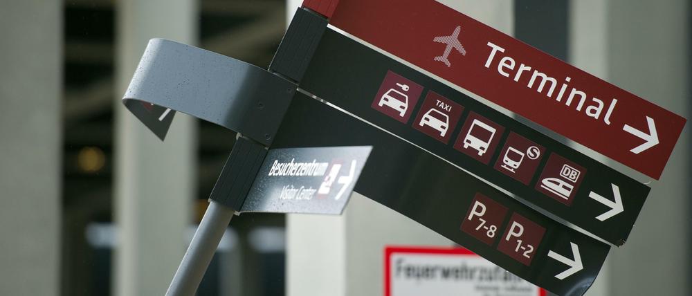Wo geht's zum Hauptterminal? Die beiden zusätzlichen Pavillons dort sind jetzt jedenfalls "baulich fertiggestellt".