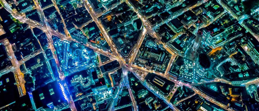 Gestochen scharf. Für seine Bilder benutzt Vincent Laforet nur die besten Kamera-Linsen. So kann er auch bei Nacht klare Bilder machen. Hier: Die Londoner Innenstadt 