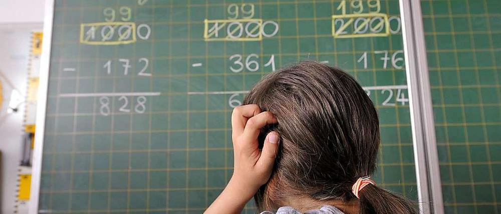 Nicht nur für Schüler manchmal zum Haare raufen, auch Erzieherinnen kann die Grundschule ganz schön schlauchen - bis hin zum Burnout.