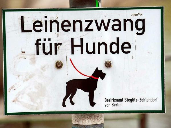 Leinenzwang an gewissen Teilabschnitten von Schlachtensee und Krumme Lanke.