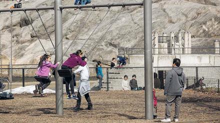 Eltern fühlen sich verschaukelt. Kinder in den USA müssen außerhalb der elterlichen Wohnung beaufsichtigt werden. Einigen gehen die Gesetze nun zu weit. 