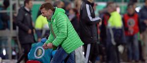 Zum Ausflippen. Dieter Hecking regt sich auch über kleine Dinge groß auf.