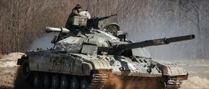Ein Panzer der ukrainischen Armee bei einer Übung