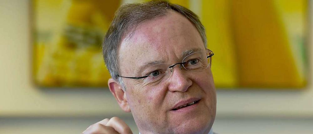 Der Jurist Stephan Weil, 56, löste 2013 David McAllister als niedersächsischen Ministerpräsidenten ab.