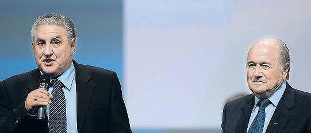 Jim Boyce, 70, ist seit 2011 einer von sieben Fifa-Vizepräsidenten. Im Mai scheidet der Ire (li.) aus dem Exekutivkomitee aus.