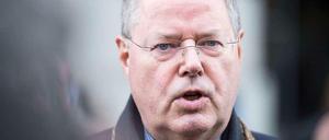 Peer Steinbrück hat ein neues Buch geschrieben: "Vertagte Zukunft".