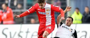 Ausleihspieler Valmir Sulejmani, der sich hier gegen seinen Gegenspieler Kevin Kratz durchsetzt, soll in Berlin bleiben.