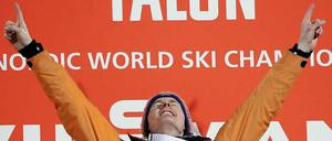Severin Freund nach dem Gewinn der Goldmedaille im Springen von der Großschanze bei den Nordischen Ski-WM in Falun.