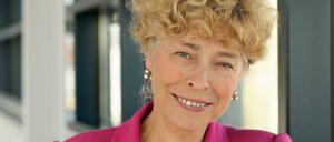 Als Forscherin ist die Professorin für Politikwissenschaft Gesine Schwan viel in der Welt herumgekommen. Wenn sie über Nikolassee spricht, hat sie ein entspanntes Lächeln auf den Lippen, als wolle sie damit unterstreichen: Es ist gut, Wurzeln im Leben zu haben; eine Heimat. 