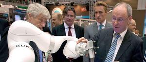 Nicht nur in der Industrie können Roboter eingesetzt werden. Auch in der Medizintechnik sind sie mit ihrer Präzision nützlich.