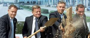 Spatenstich zum Großflughafen BBI (später BER) von Berlin. Mit Rainer Schwarz, Hartmut Mehdorn, Klaus Wowereit und Matthias Platzeck (von links).