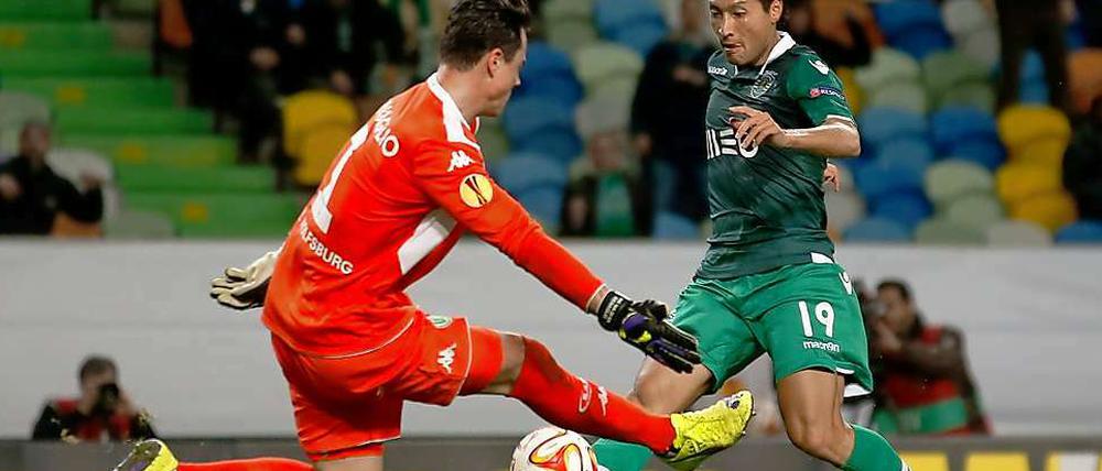 Sicherte Wolfsburg den Achtelfinaleinzug: Diego Benaglio (li.).