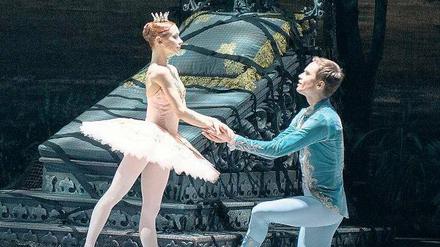 Aufgewacht. Prinzessin Aurora (Iana Salenko) musste lange auf ihren Prinz Desiré (Leonid Sarafanov) warten.