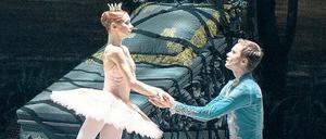 Aufgewacht. Prinzessin Aurora (Iana Salenko) musste lange auf ihren Prinz Desiré (Leonid Sarafanov) warten.