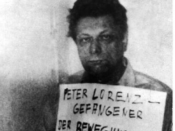 Peter Lorenz in seinem Kreuzberger Gefängnis.