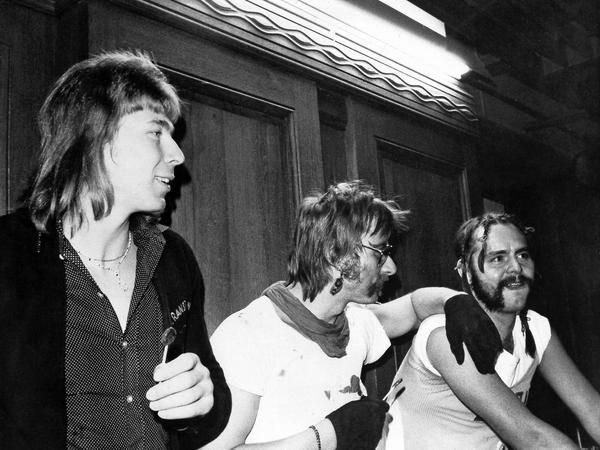 Die Entführer Gerald Klöpper, Ronald Fritzsch und Ralf Reinders (von links) während der Urteilsverkündung im Oktober 1980.