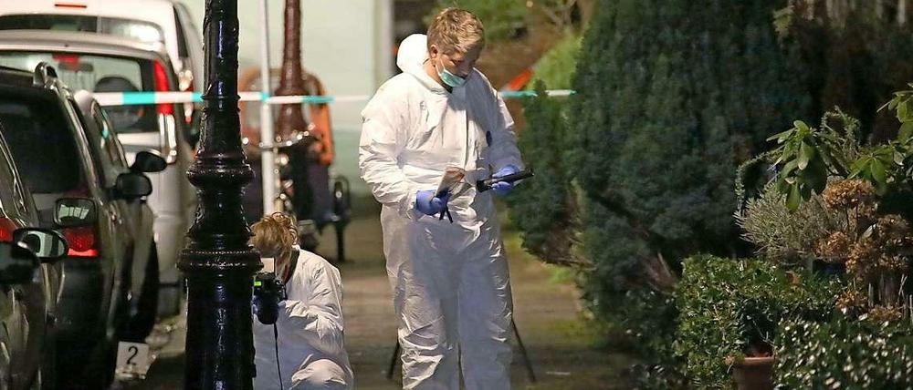 Der Distrikt "Bertelmanstraat" in Amsterdam: Forensiker suchen nach Spuren.