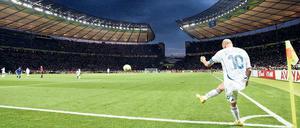 Zizous Auftritt. 2006 fand im sanierten Olympiastadion das WM-Finale statt. Frankreich verlor gegen Italien – und Zinédine Zidane sah wegen einer Tätlichkeit Rot.